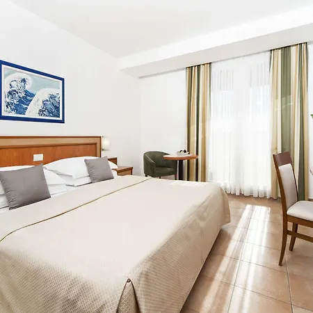 Готель Bluesun Village Afrodita Тучепи